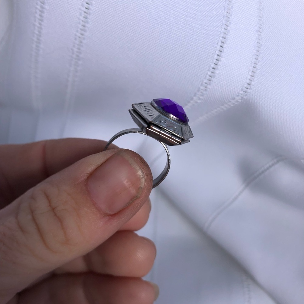 Vtg Locket Ring with Purple Rhinestone - Picture 5 of 10